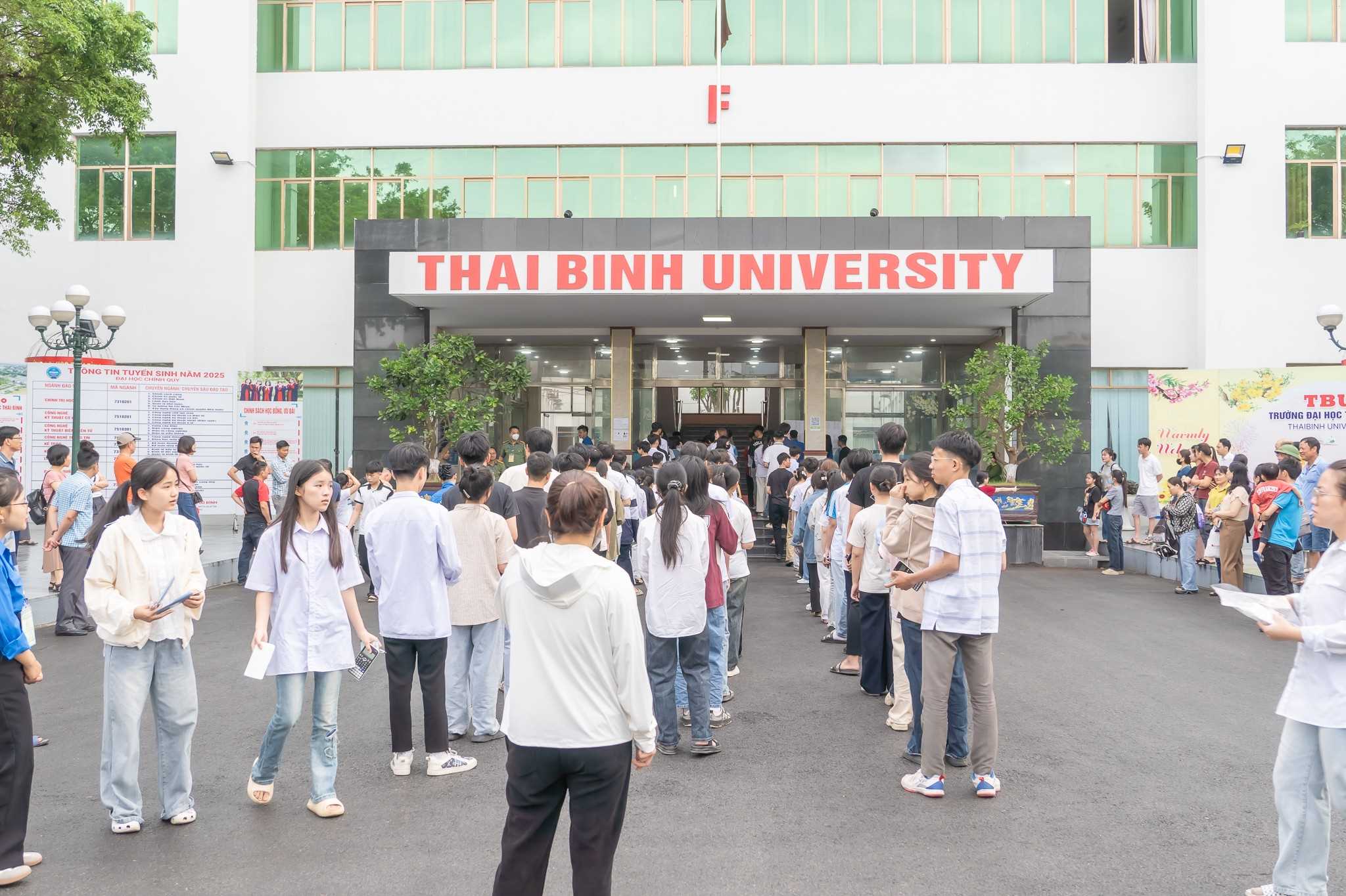 NGÀY THI ĐẦU TIÊN CỦA ĐỢT THI HSA 505 TẠI TRƯỜNG ĐẠI HỌC THÁI BÌNH